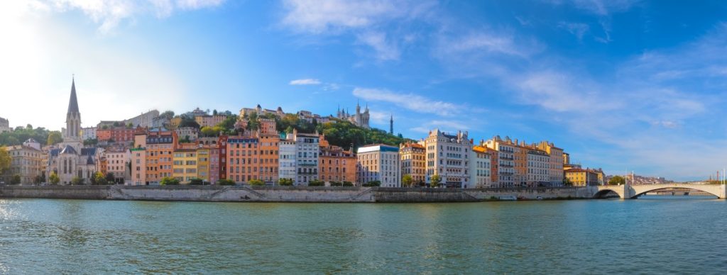 Visiter Lyon en 2 jours avec vue panoramique sur les quais et le Vieux Lyon